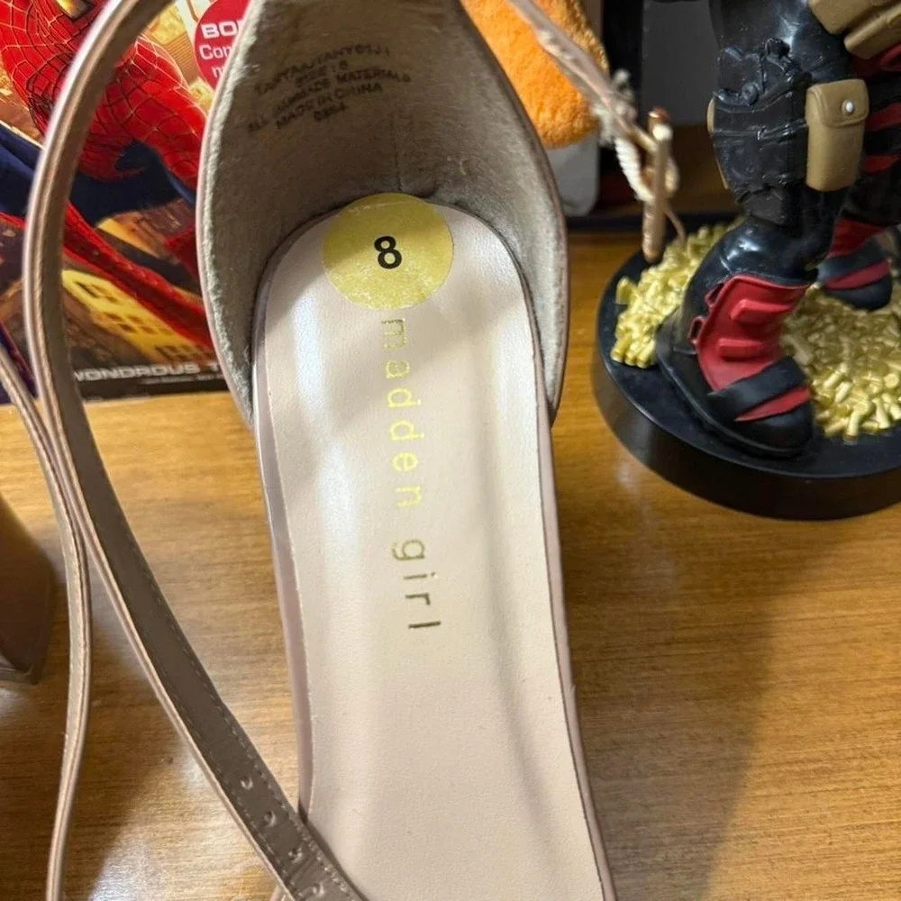Cream and‎ tan Madden heels - size 8